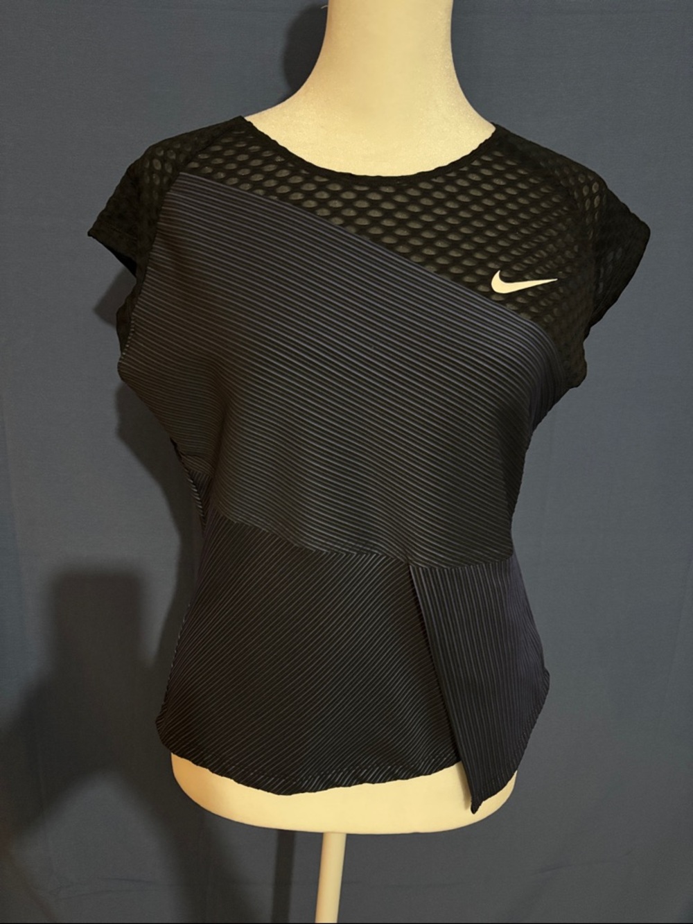 Nike Black Short Sleeve Mesh Yoke Athletic Tee with Diagonal Texture